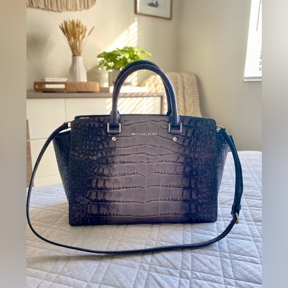 Michael Kors Large Croc Embossed Selma Satchel - Picture 4 of 9